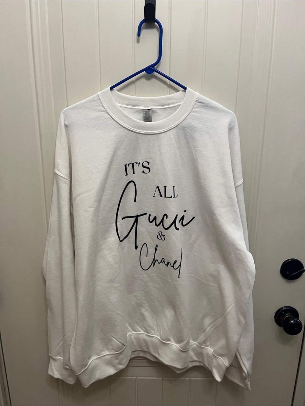 Source Unknown White Sweatshirt with Black Script Logo